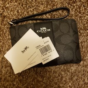 NEW Black COACH Zip Pouch Wallet Wristlet